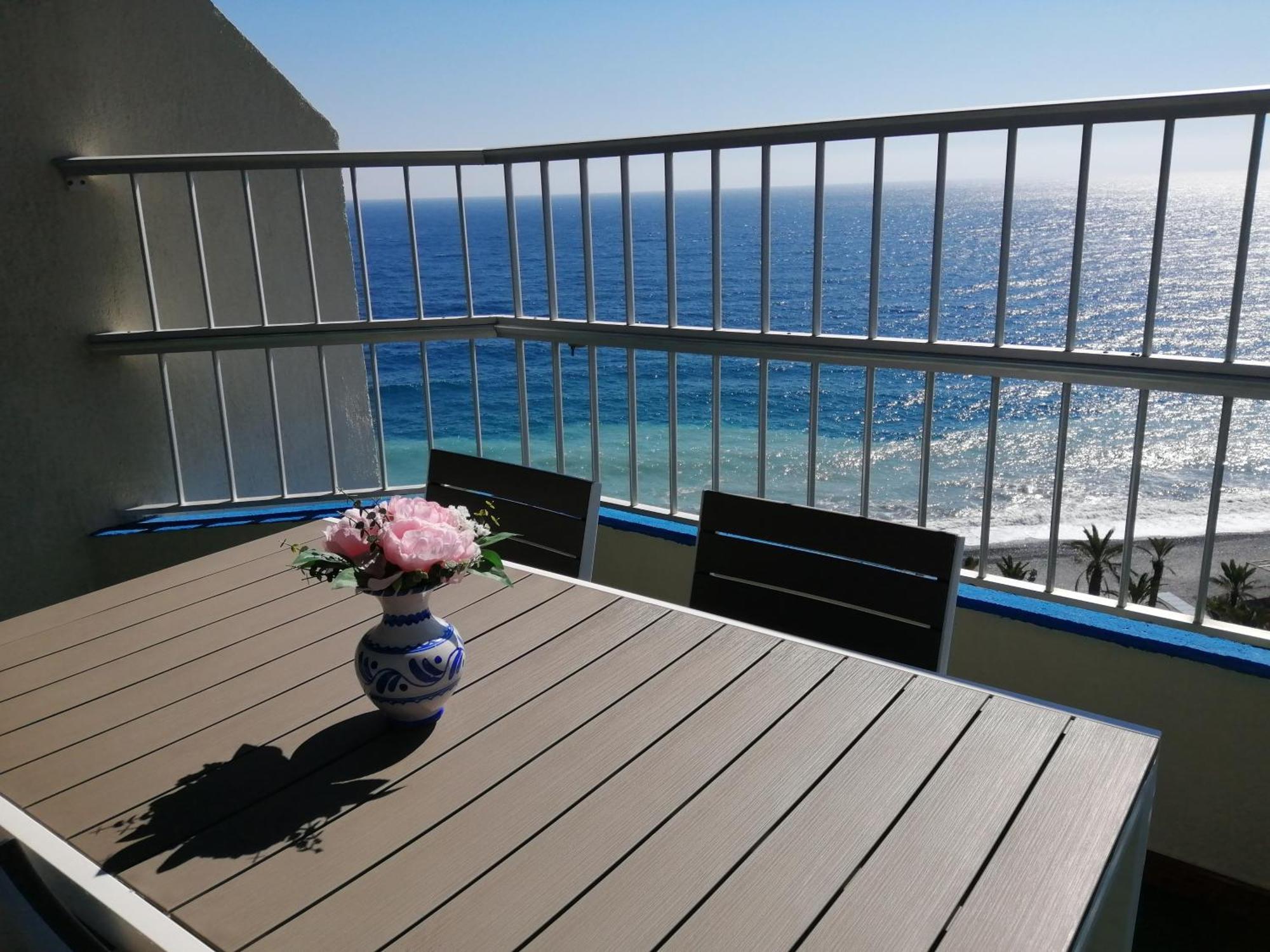Bonito Piso En Primera Linea De Playa Almuñécar Eksteriør billede